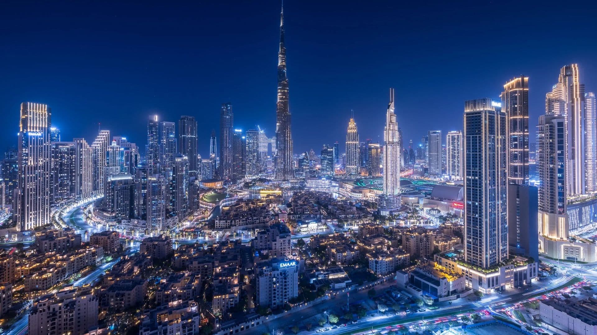 Foto de Dubai antes do ataque mostra os grandes e luxuosos prédios da cidade.