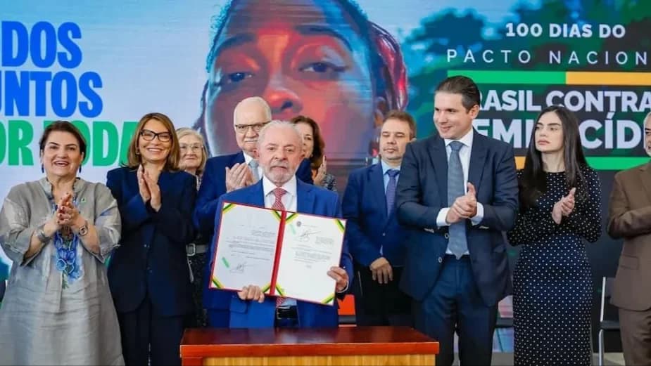 Lula assinou decreto sobre regulação das Big Techs