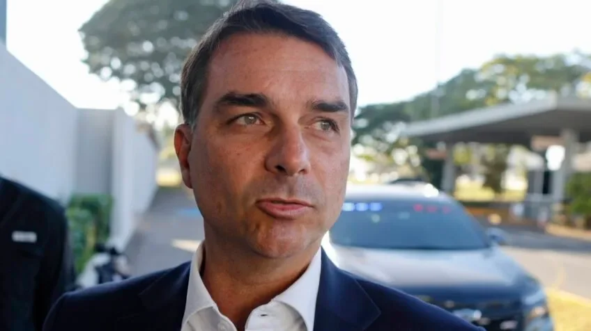 Vídeos: família Bolsonaro responde fala de Zema sobre relação com Vorcaro 
