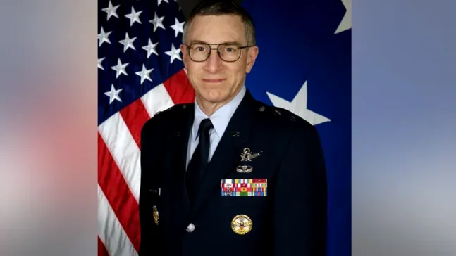 major-general aposentado da Força Aérea americana William Neil McCasland