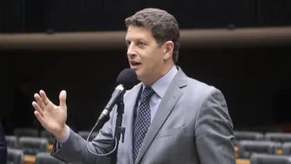 Ricardo Salles briga com Eduardo bolsonaro