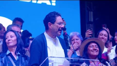 Candidato de esquerda quer derrubar 33 mil mesas eleitorais após resultado preliminar na Colômbia