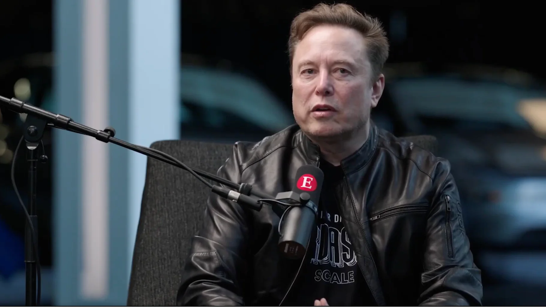 Elon  Musk diz que mídia chama pessoas normais de extrema-direita