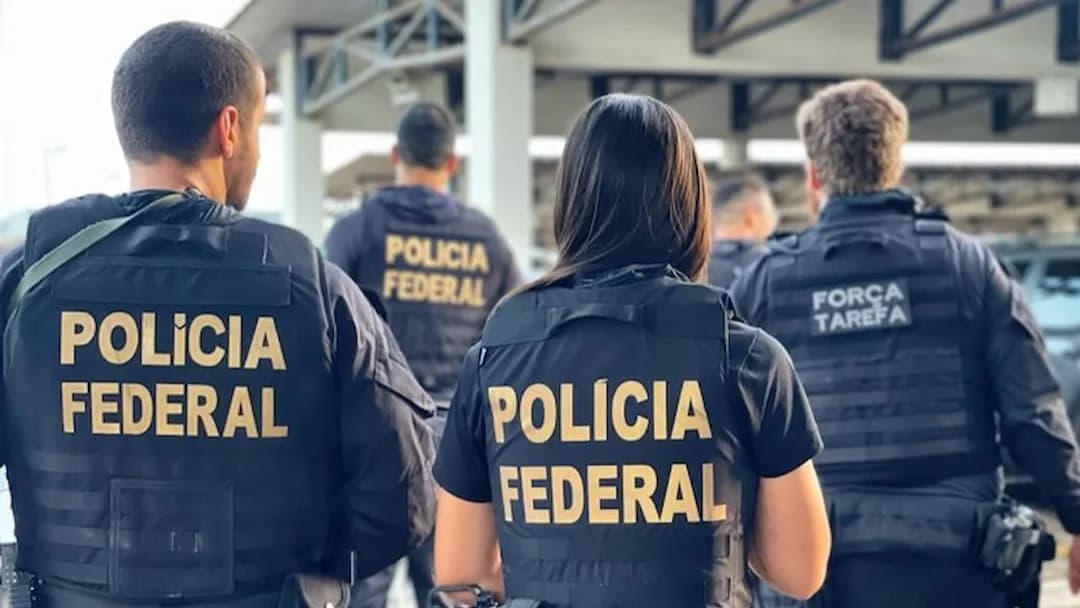 Polícia Federal investiga a Revista Veja após matéria sobre Vorcaro