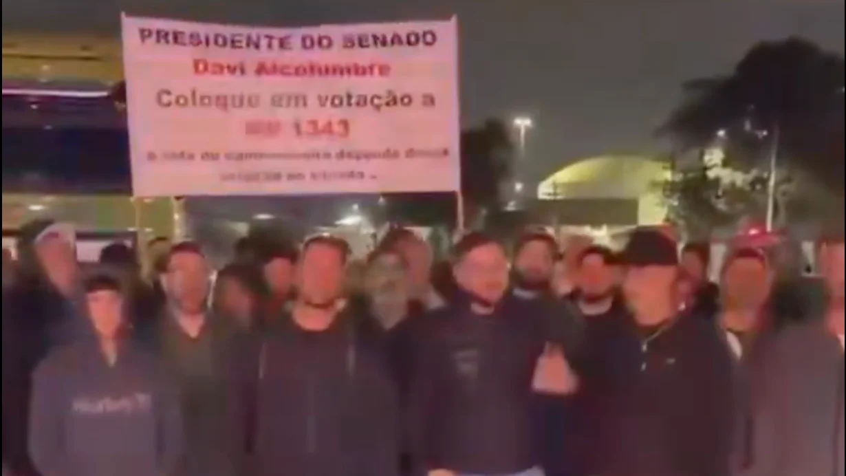 Caminhoneiros anunciam greve nacional para pressionar o Senado