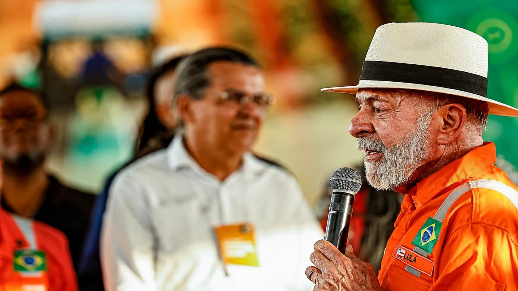 Presidente da República, Luiz Inácio Lula da Silva, durante anúncio sobre a retomada da produção de fertilizantes na Fafen-BA, na Rua Eteno – Polo Industrial de Camaçari -