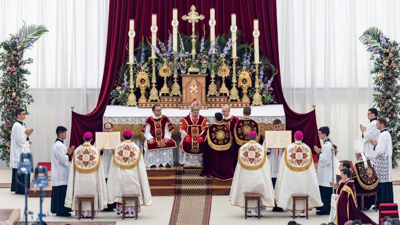 Ordenação Episcopal da Fraternidade Sacerdotal São Pio X