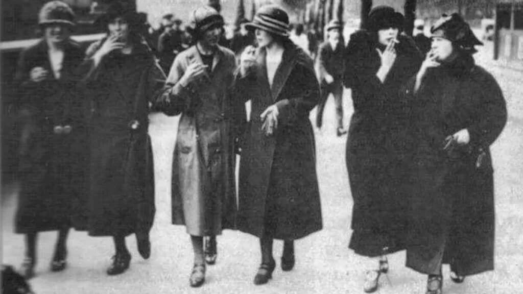 Torches of freedom, quando o sobrinho de freud manipulou o feminismo para vender cigarros