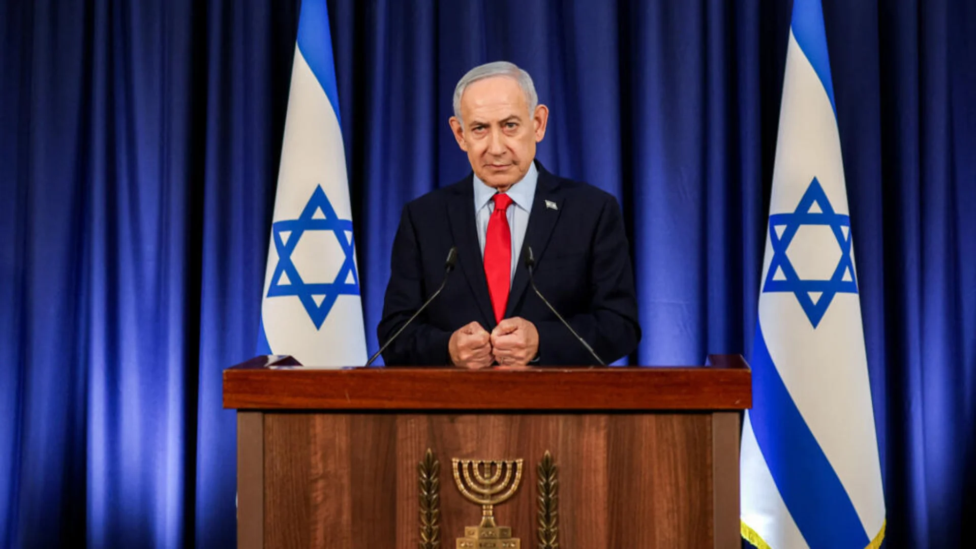 O primeiro-ministro israelense, Benjamin Netanyahu, discursa em uma coletiva de imprensa em Jerusalém, em 19 de março de 2026. © Ronen Zvulun, AFP
