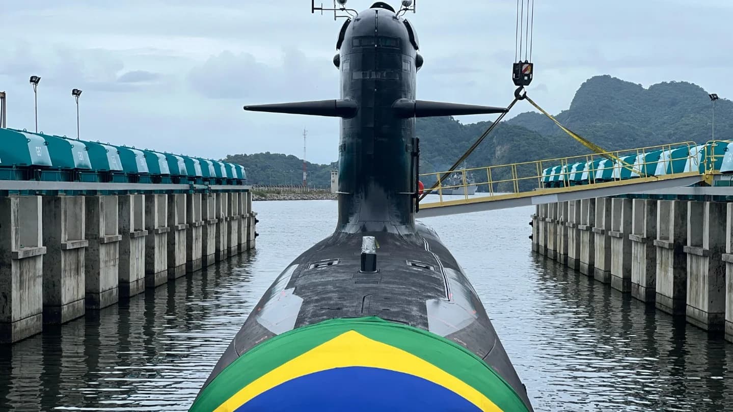 Submarino brasileiro, país está tentando produzir um submarino nuclear há décadas.
