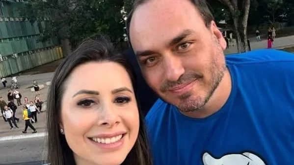 Carlos Bolsonaro e Carol De Toni