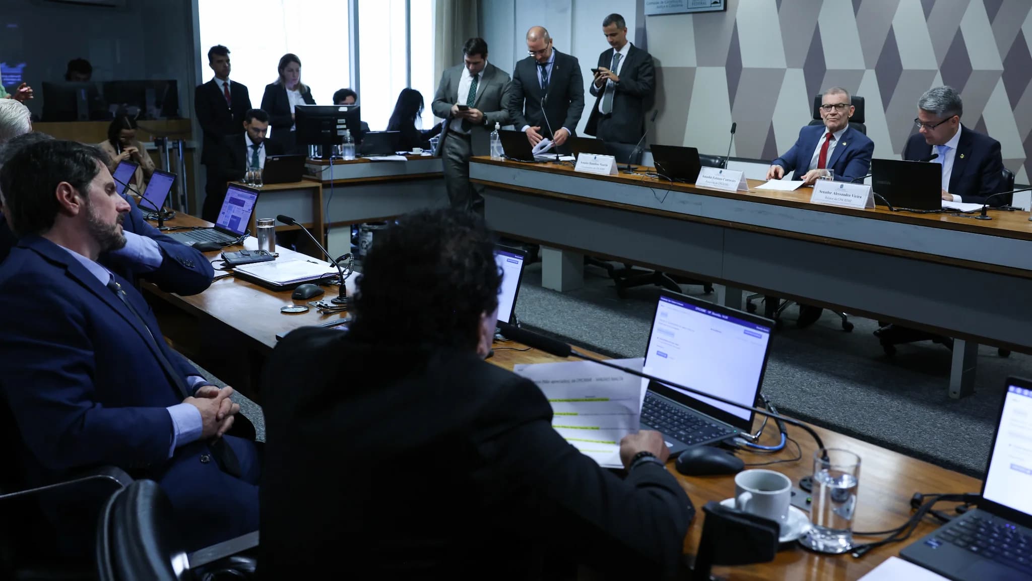 Senado do Crime Organizado durante leitura do parecer final do relator da CPI, senador Alessandro Vieira