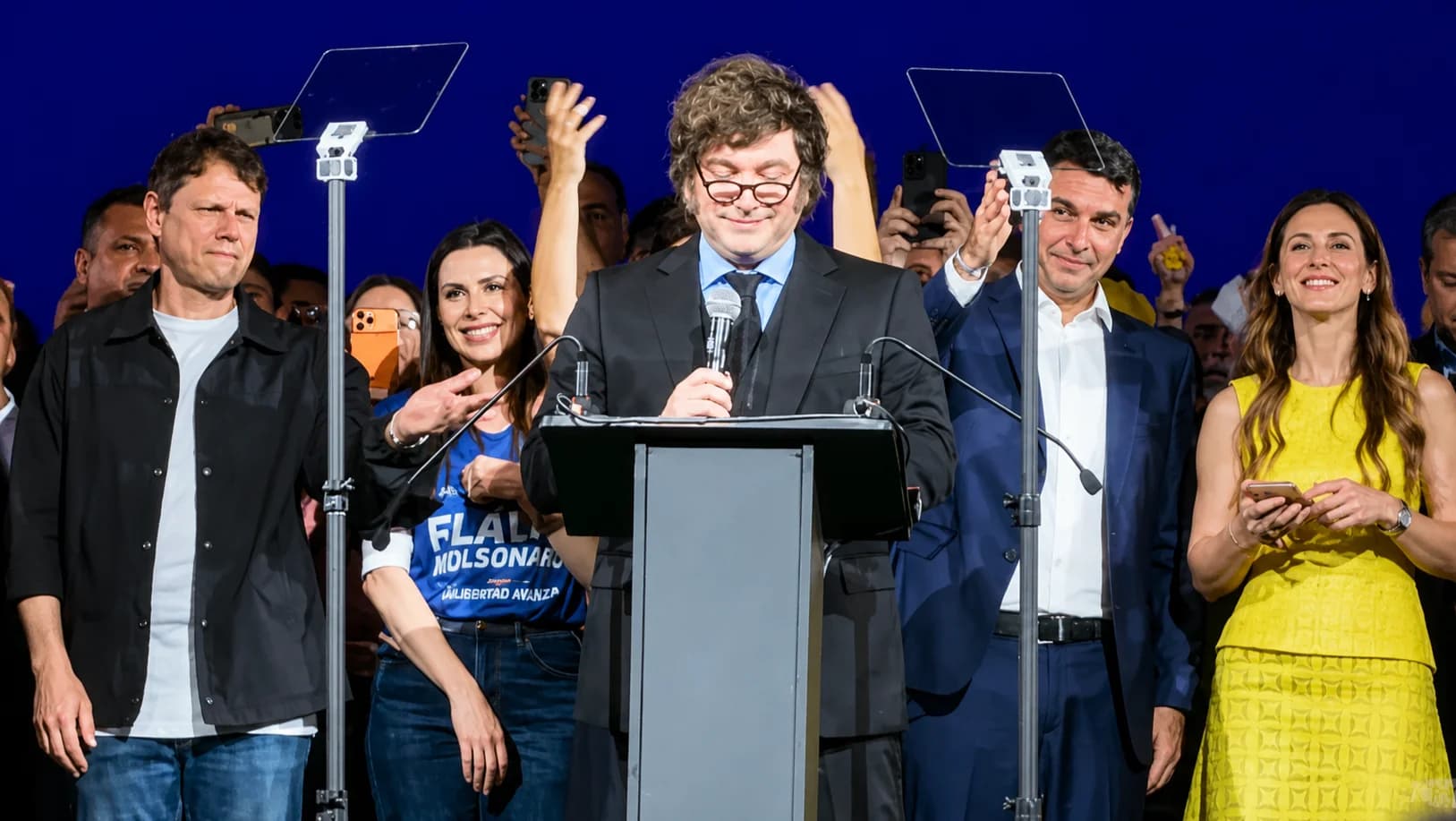 Javier Milei discursando durante evento do PL