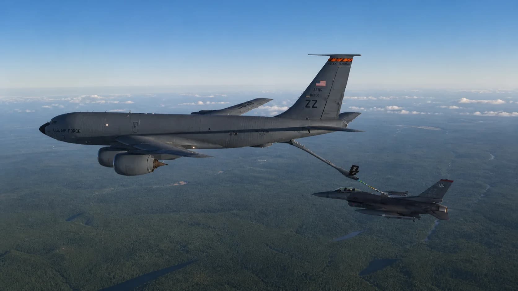 irã afirma que avião desparaceu após alerta de emergencia