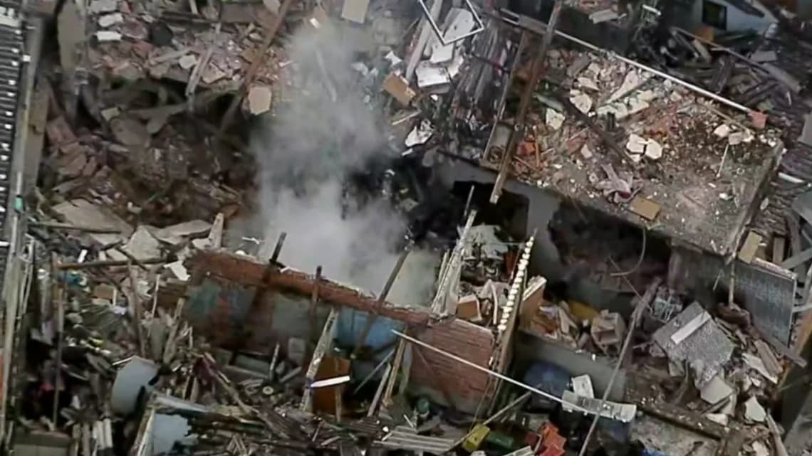 Explosão com gás destrói 46 casas em SP