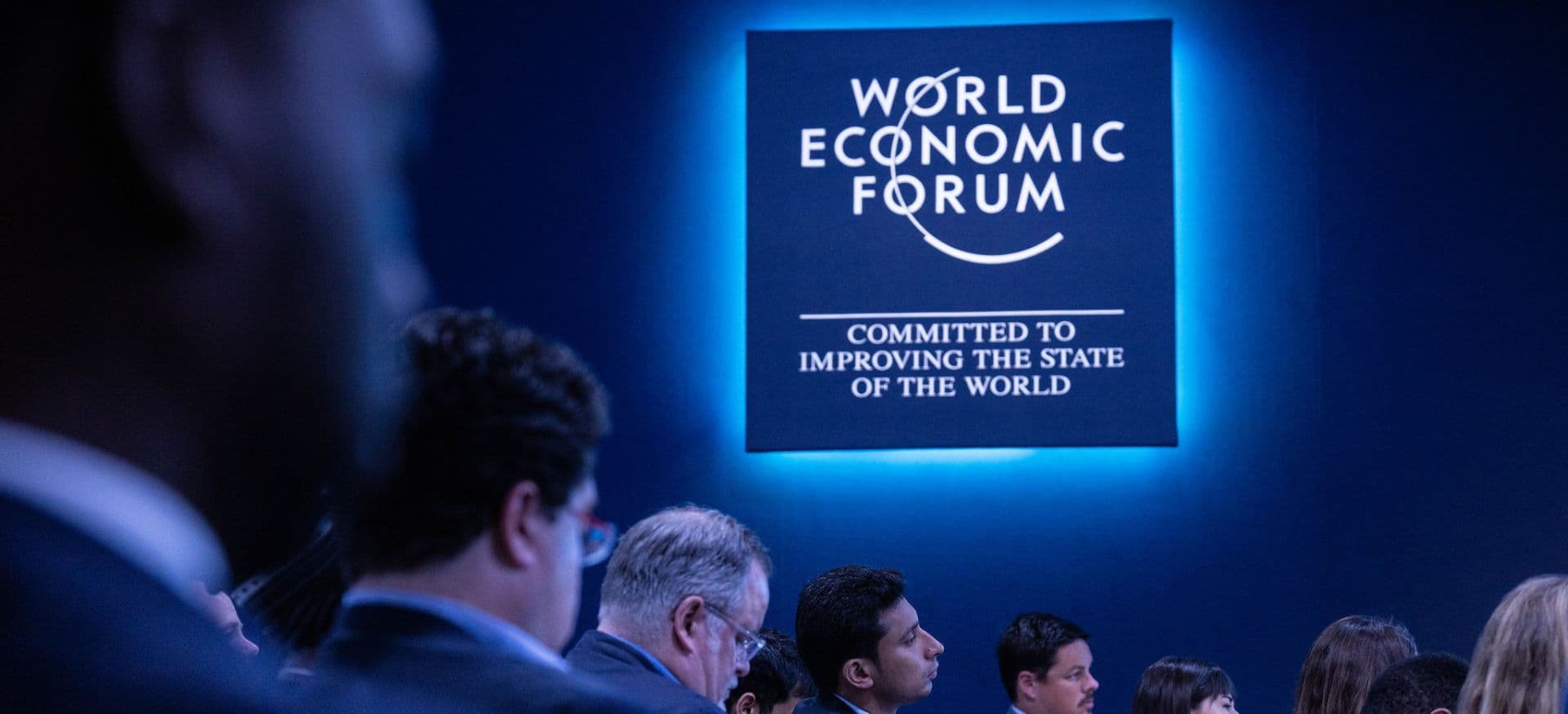 Fórum Econômico Mundial: economistas esperam recessão global em 2023