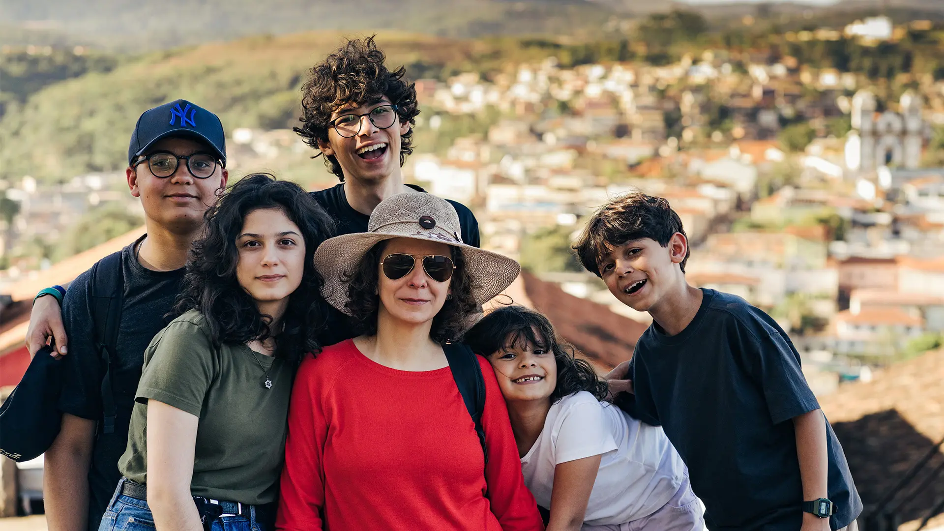 Como pagar a escola para vários filhos? Uma dor das famílias numerosas pode ser resolvida em casa