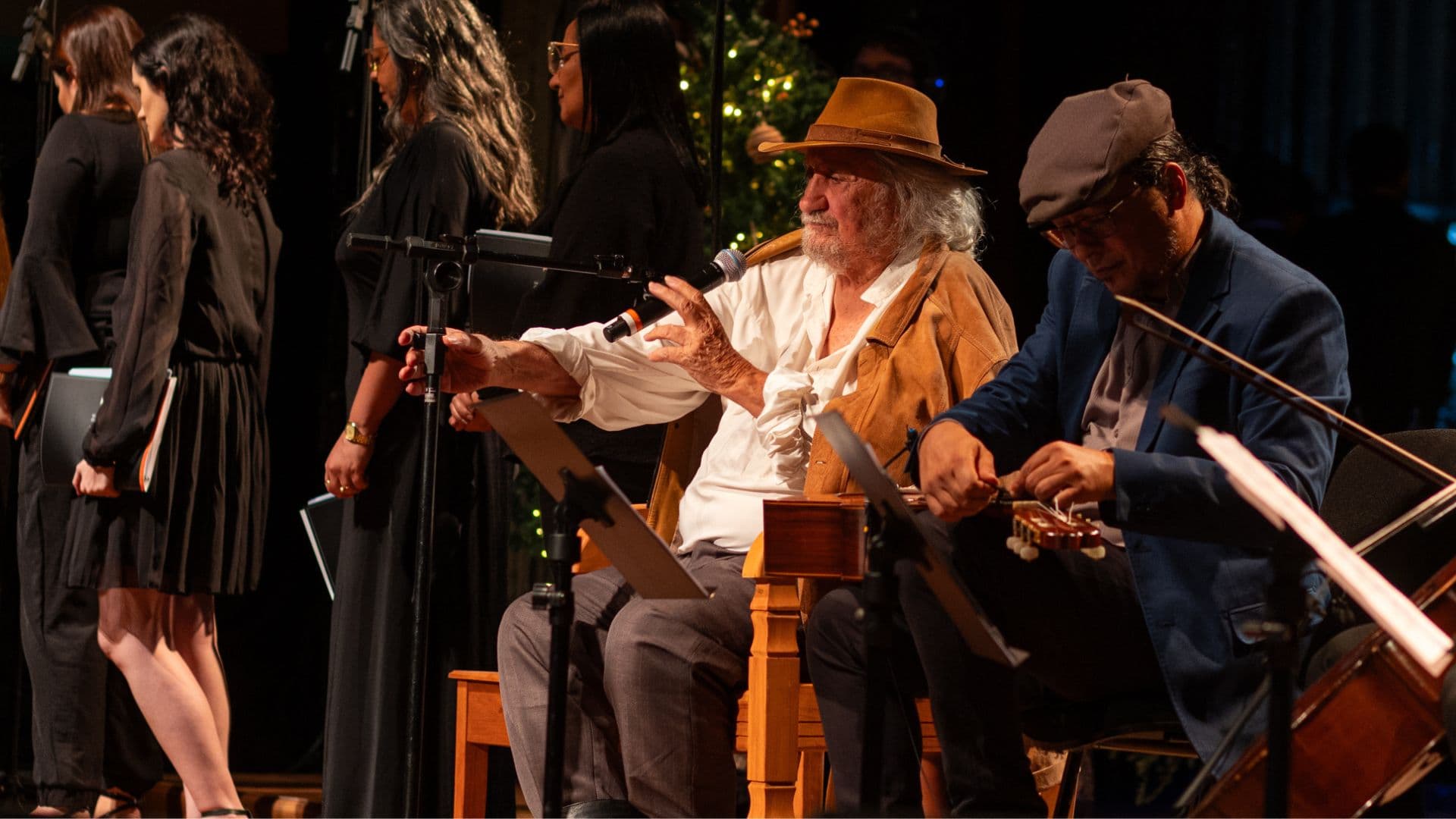 Elomar se apresentando durante o Especial de Natal 2024 da Brasil Paralelo.