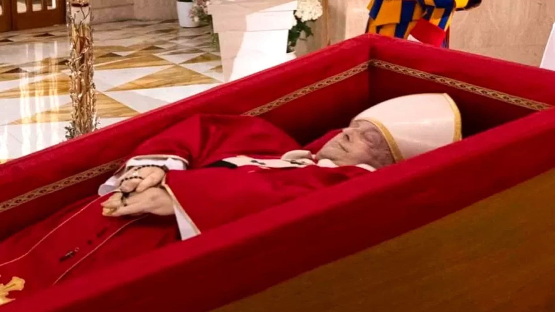 Papa Francisco em seu caixão