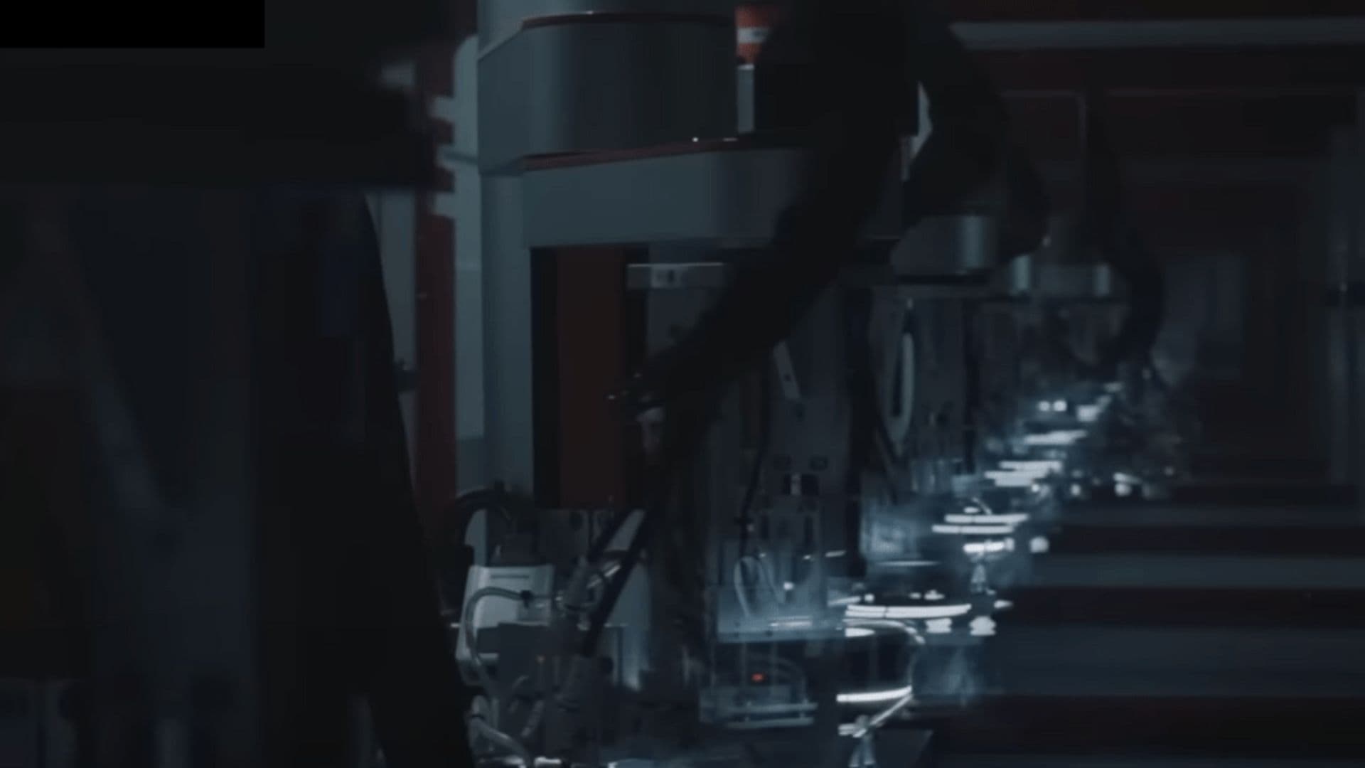 Máquinas da Xiaomi produzindo no escuro.