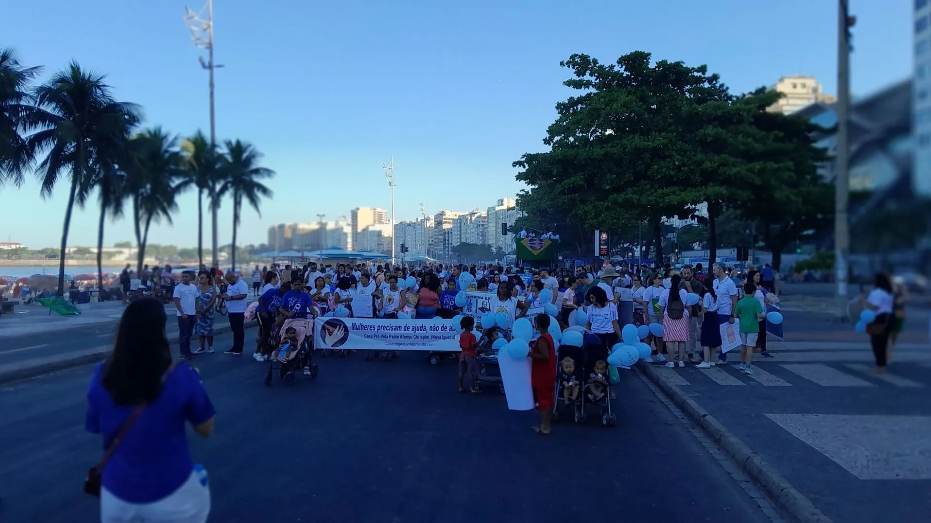 Marcha pró vida na orla de copacabana