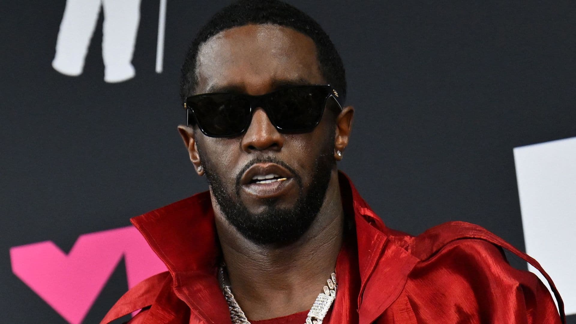 P. Diddy, rapper poderá pegar prisão perpétua após julgamento.