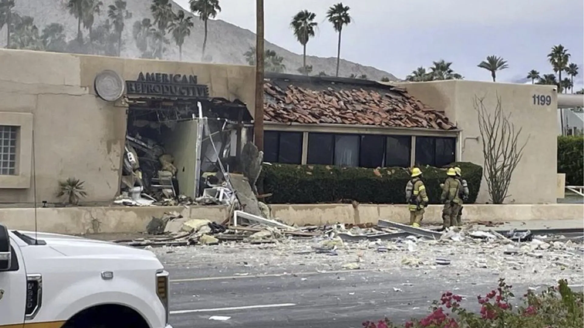 Clínica American Reproductive Center após explosão