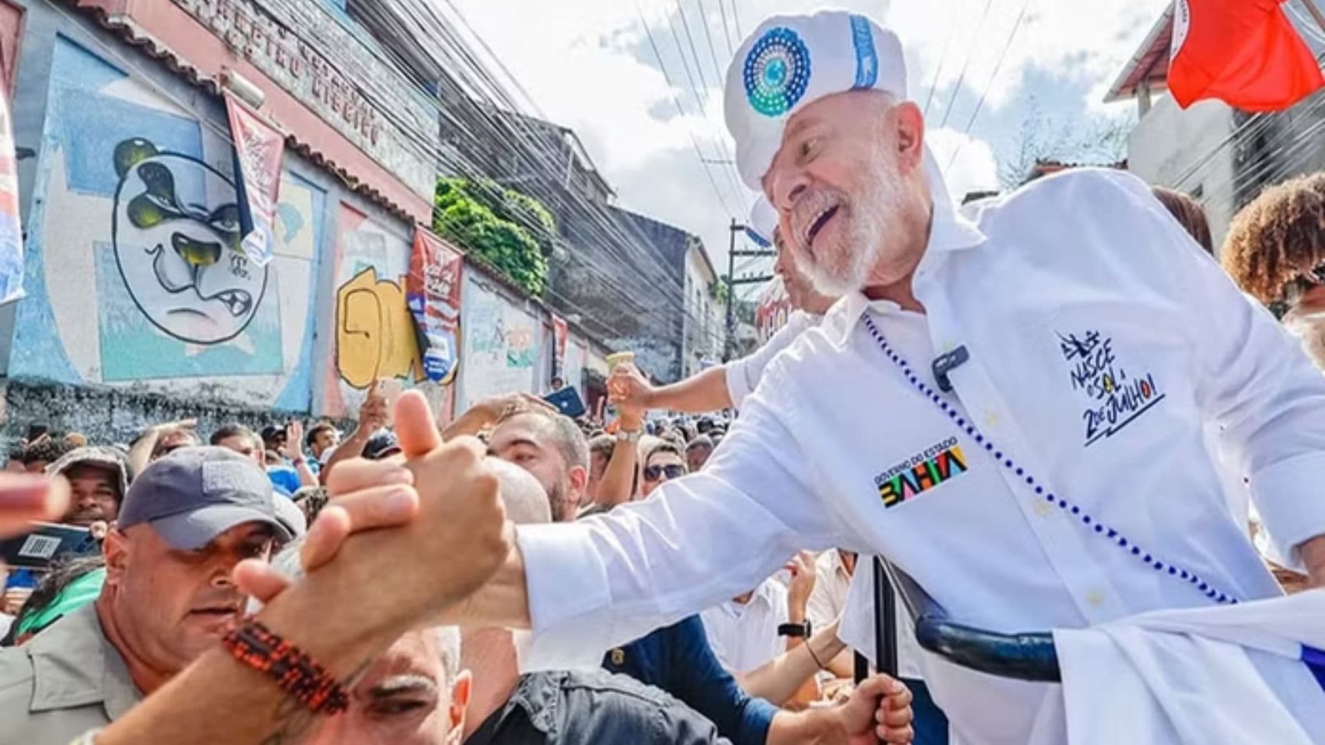 Lula durante celebração do dia 2 de julho, na Bahia.