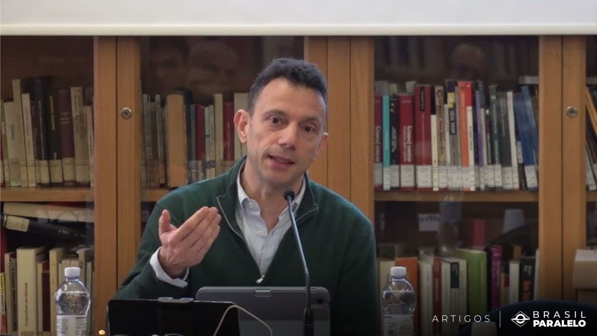 Goffredo Adinolfi: Conheça o investigador do fascismo