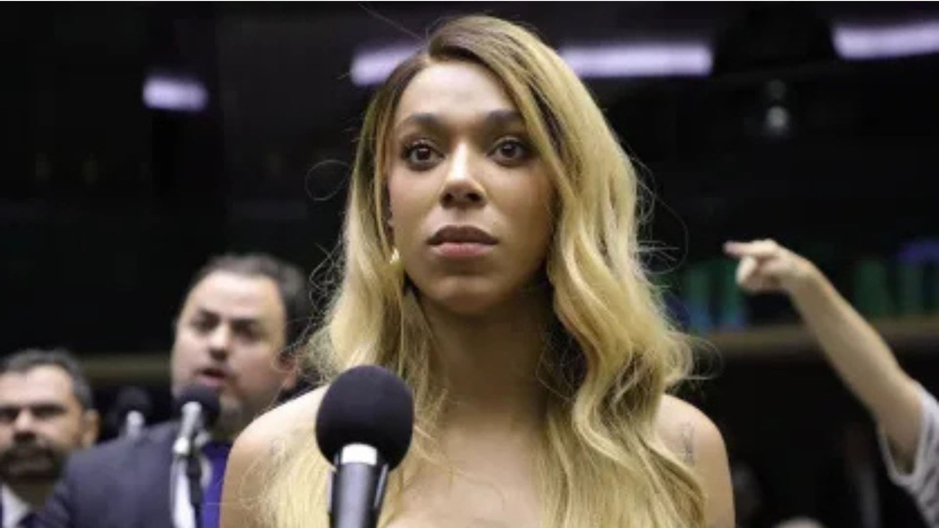 Érika Hilton, parlamentar que não conseguiu punir ativista por decisão do STF.