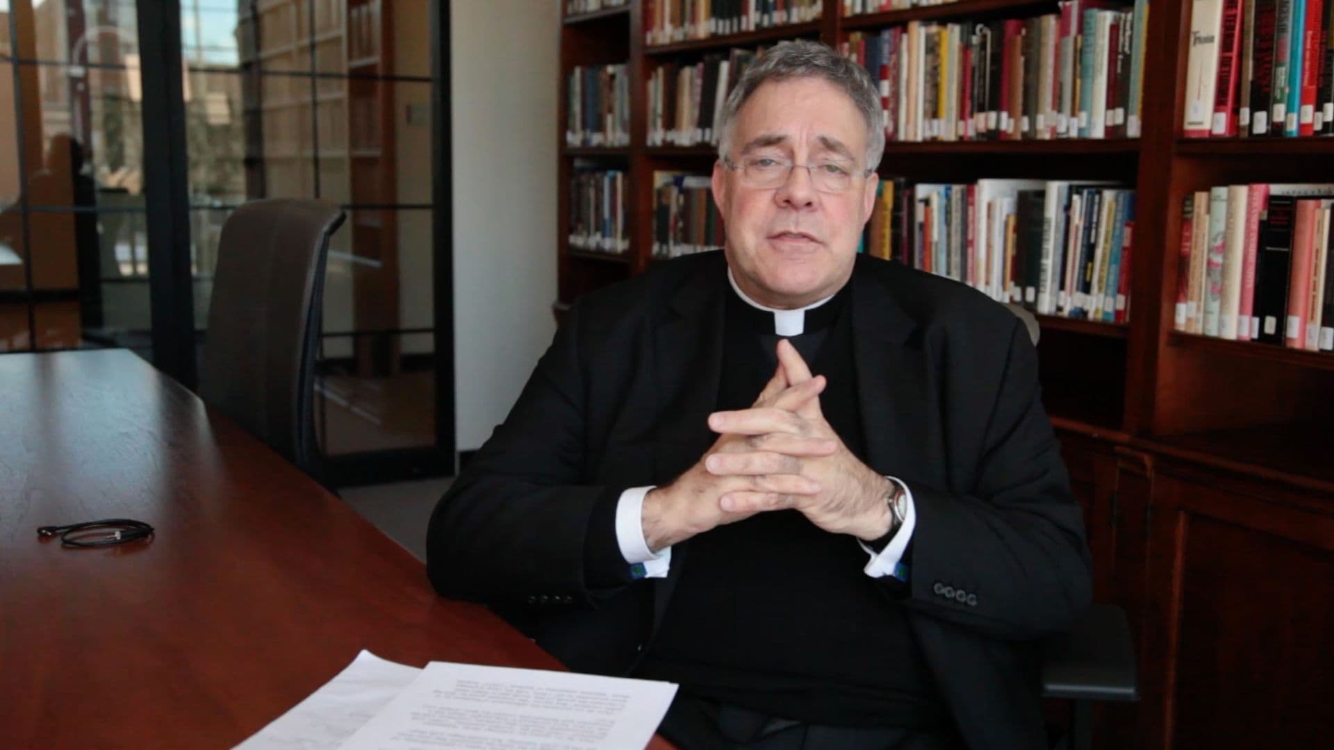 Padre Robert Sirico, fundador do Instituto Acto e defensor do livre mercado e da moralidade.