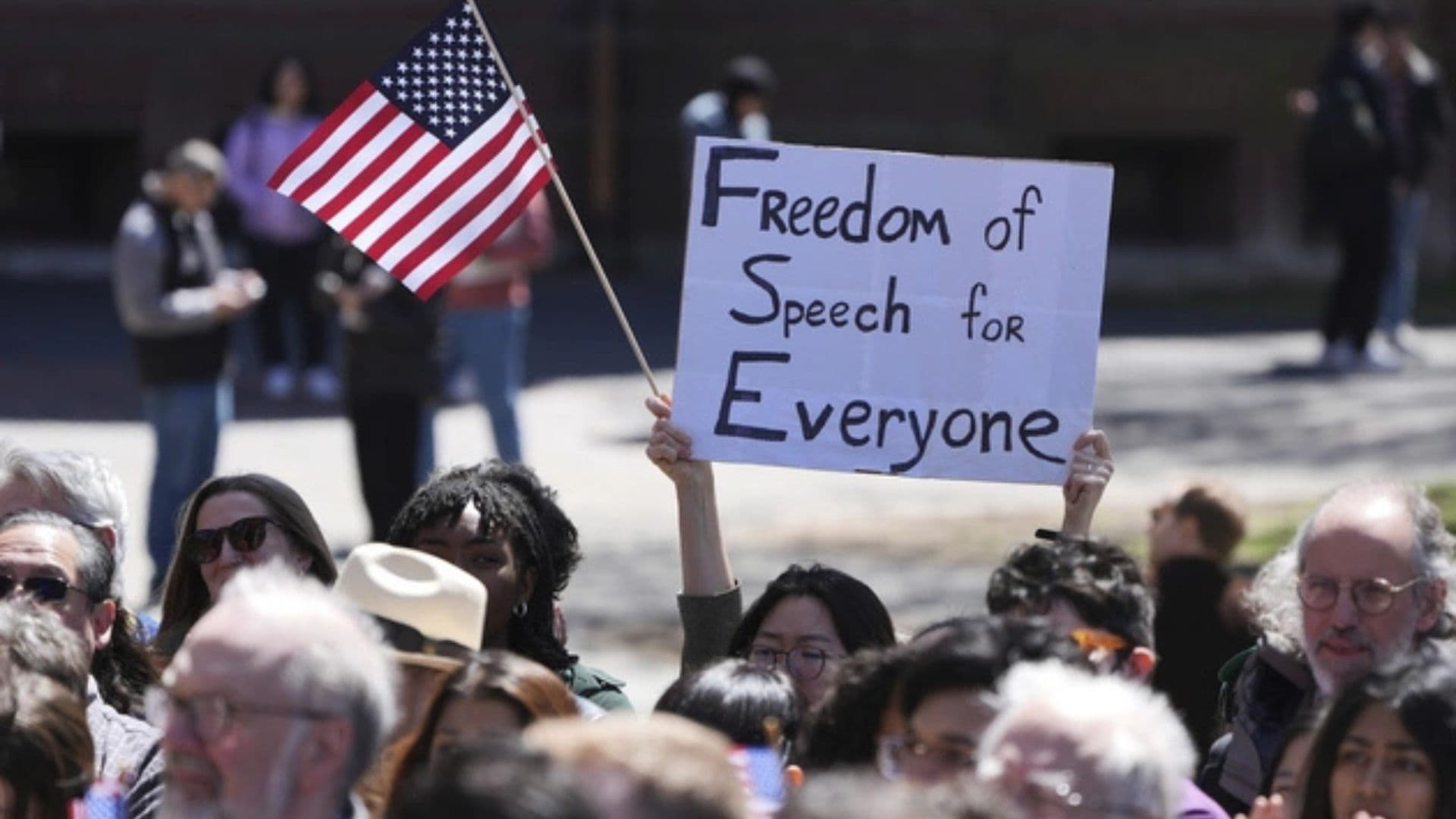 Cartaz contra a censura nas universidades.