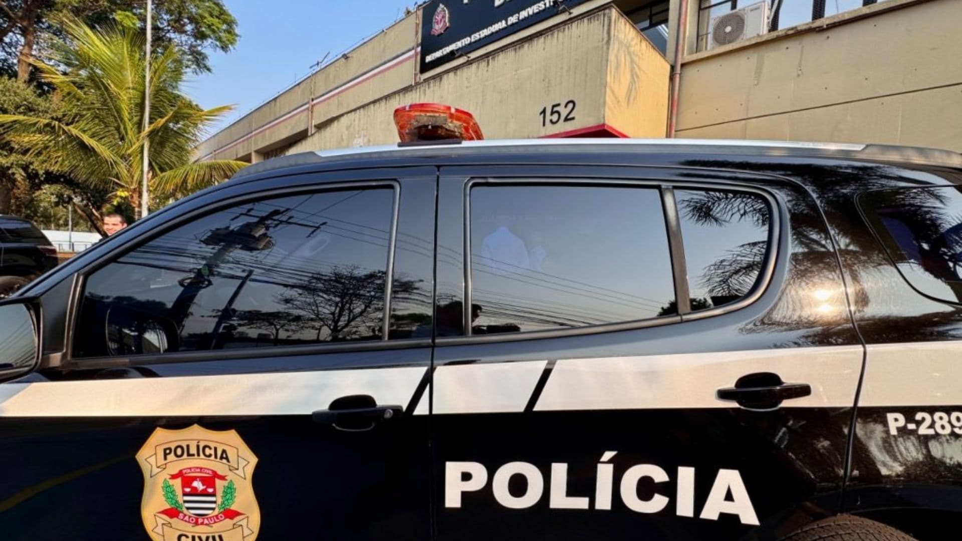 Viatura da Polícia Civil