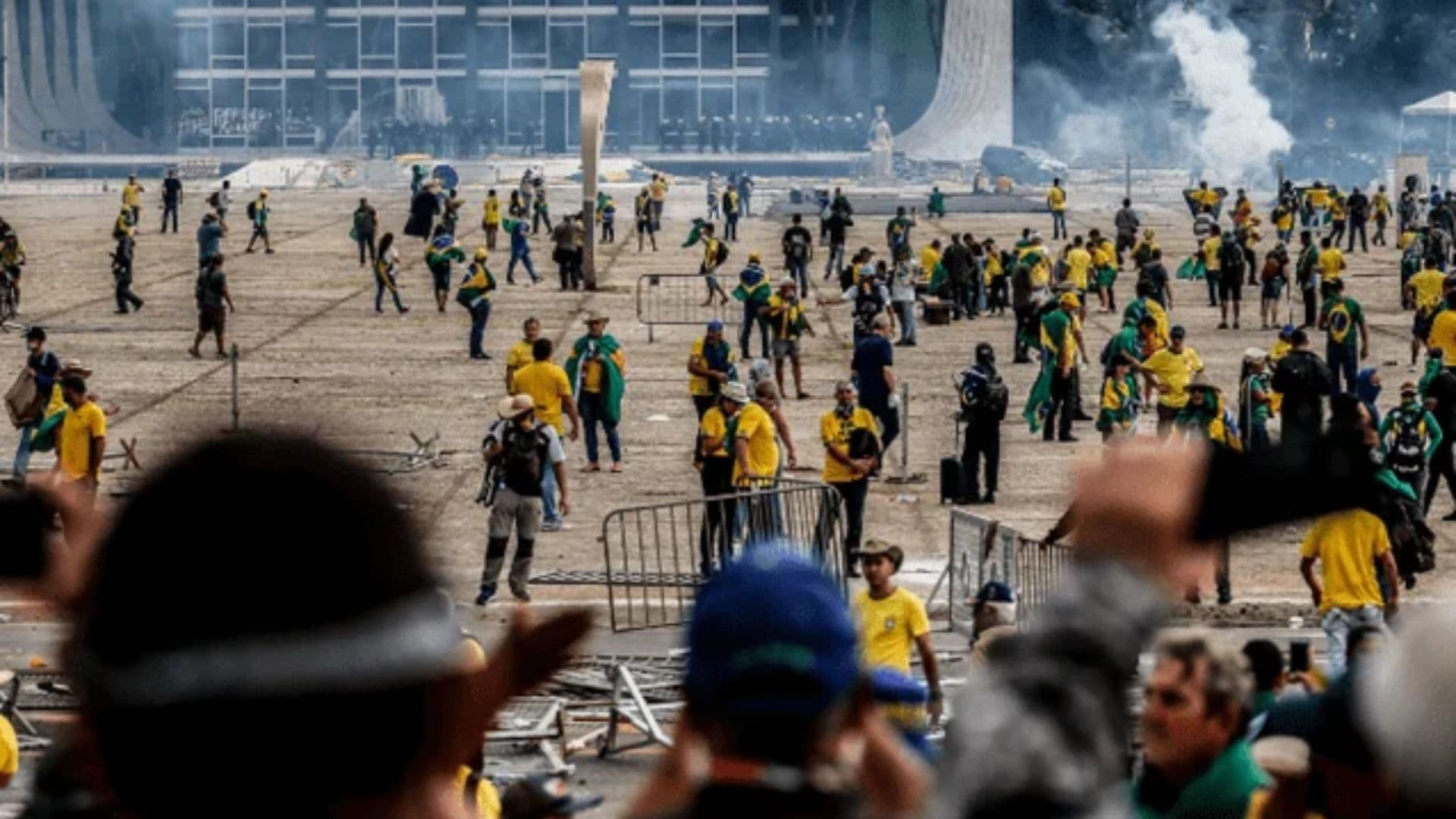 Protestos do 8 de janeiro, cinco brasileiros podem ser deportados da Argentina por causa desse processo.