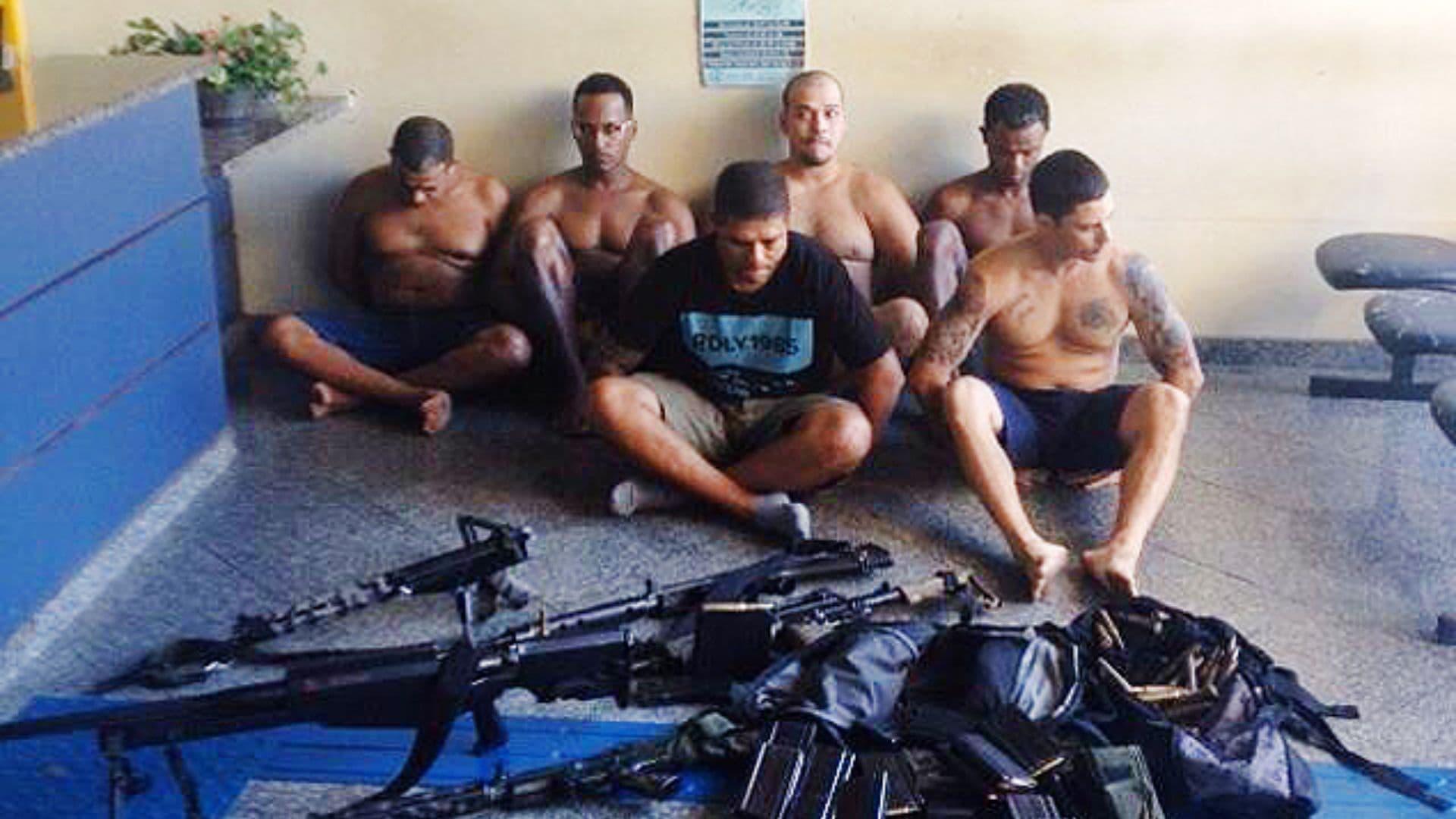 Os traficantes Fu da Mineira, Claudinho, e mais quatro criminosos foram presos no Complexo do Chapadão.