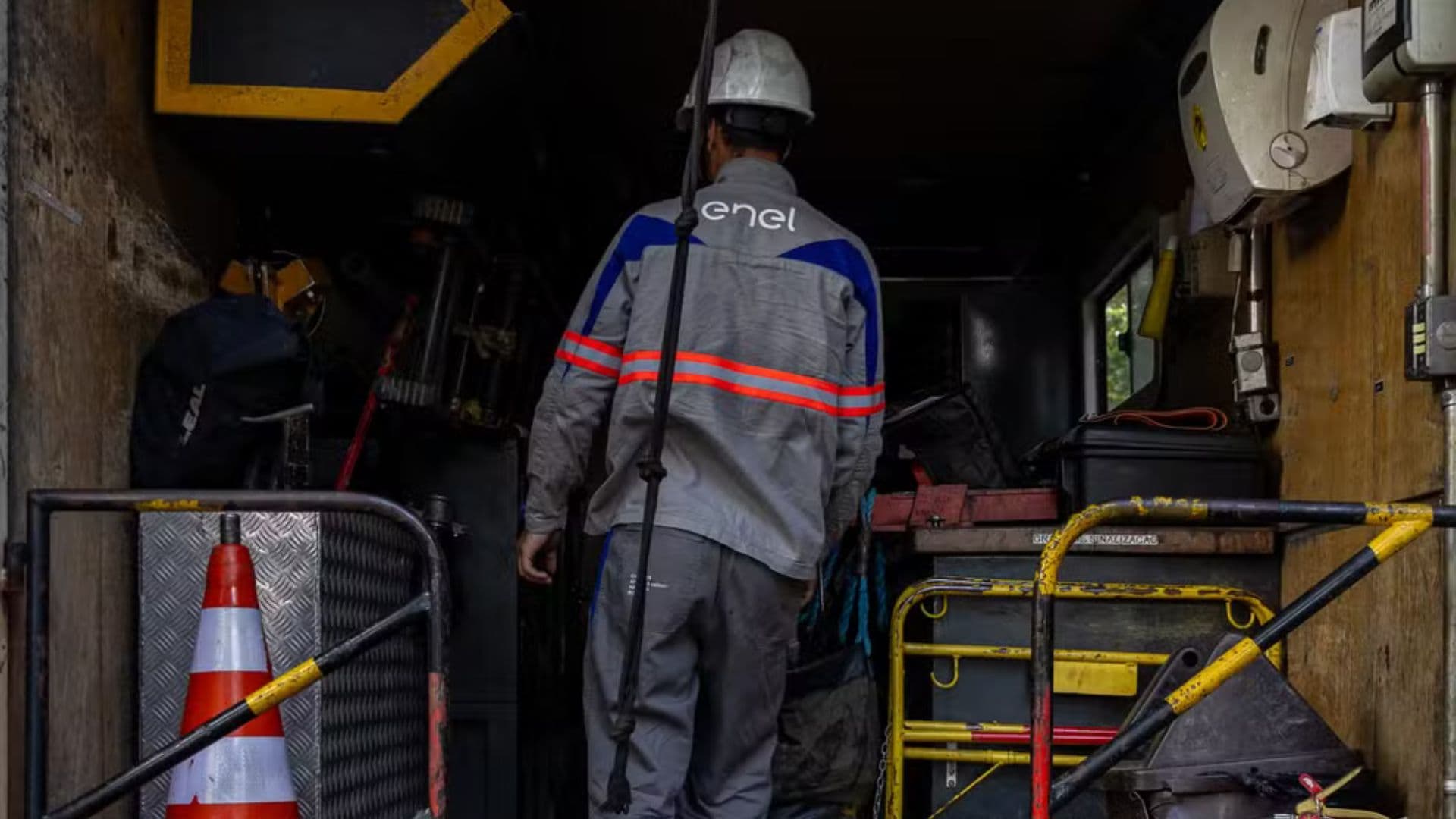 Funcionário da Enel