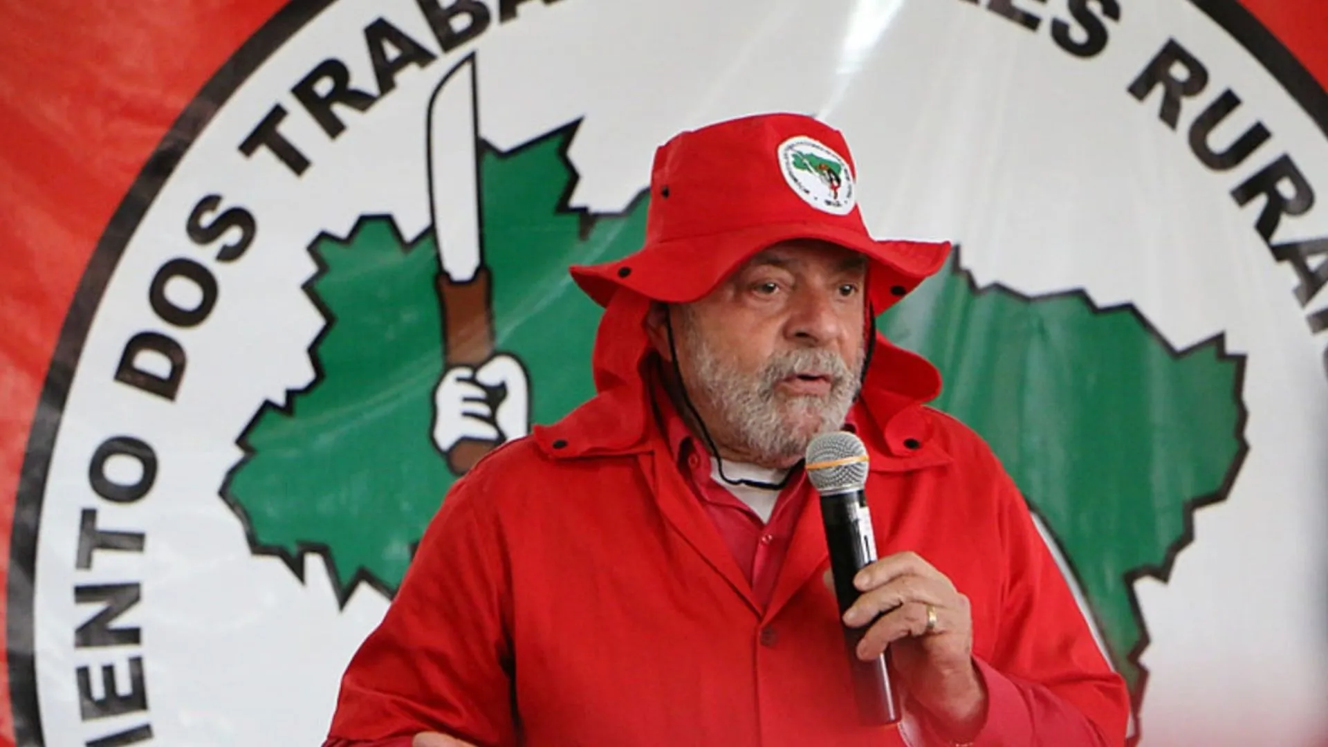 Lula em evento do MST