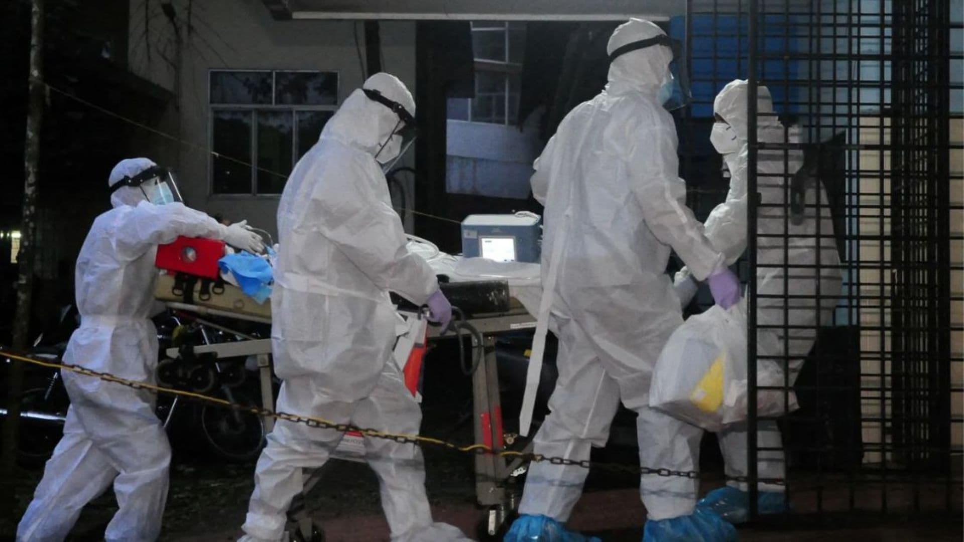 Pessoas sendo levadas para a quarentena na Índia