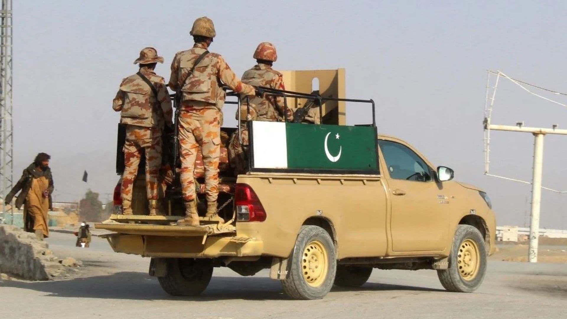 guerra entre paquistão e afeganistão foi causada por terrorismo