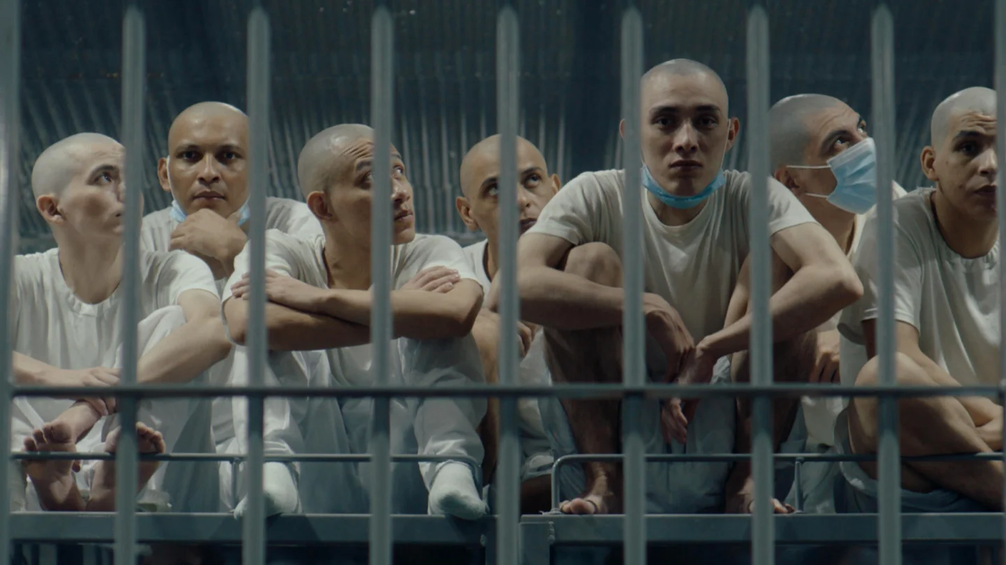 El Salvador aprova prisão perpétua para assassinos, estupradores e terroristas