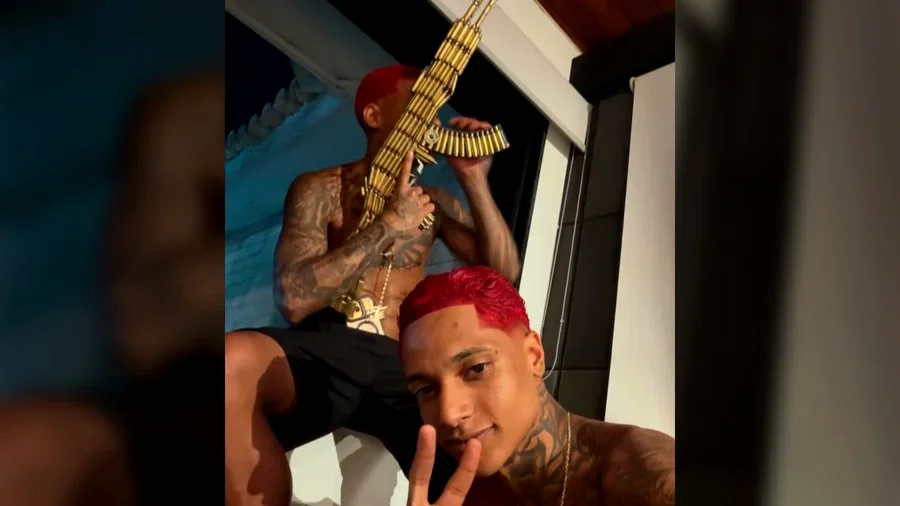 Oruam lança clipe com fuzil feito de balas enquanto segue foragido da Justiça