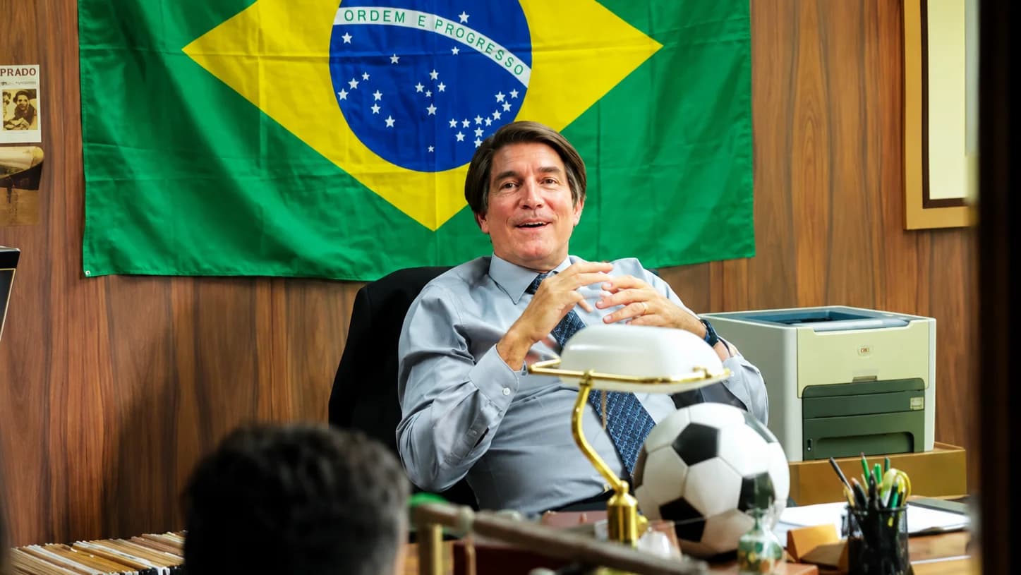 Jim Caviezel como Jair Bolsonaro em Dark Horse.